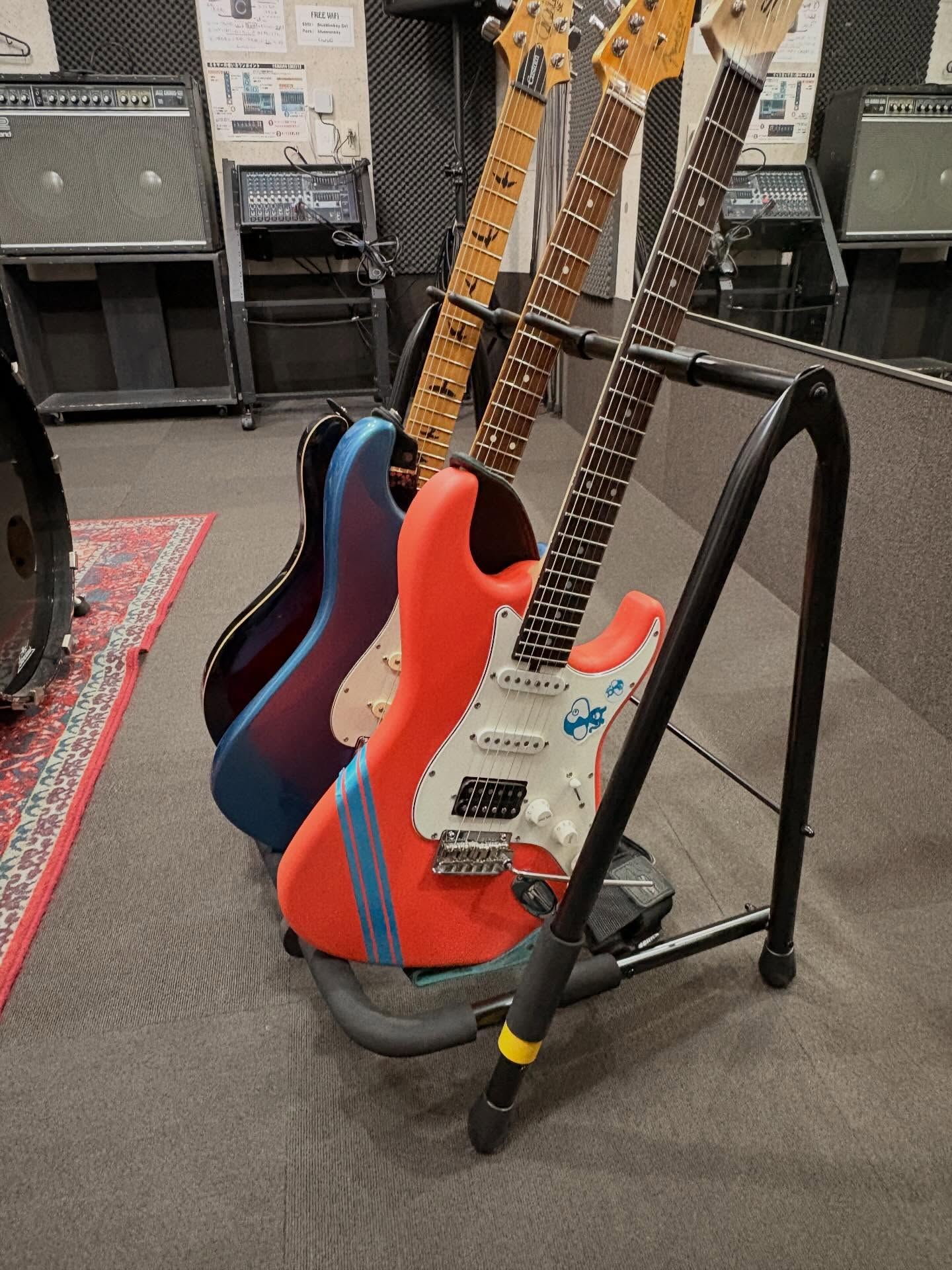 【新着ギタースタンド】